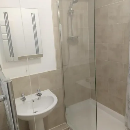 All Saints 2 Bed Apartment In Central Stamford With Parking Exterior photo